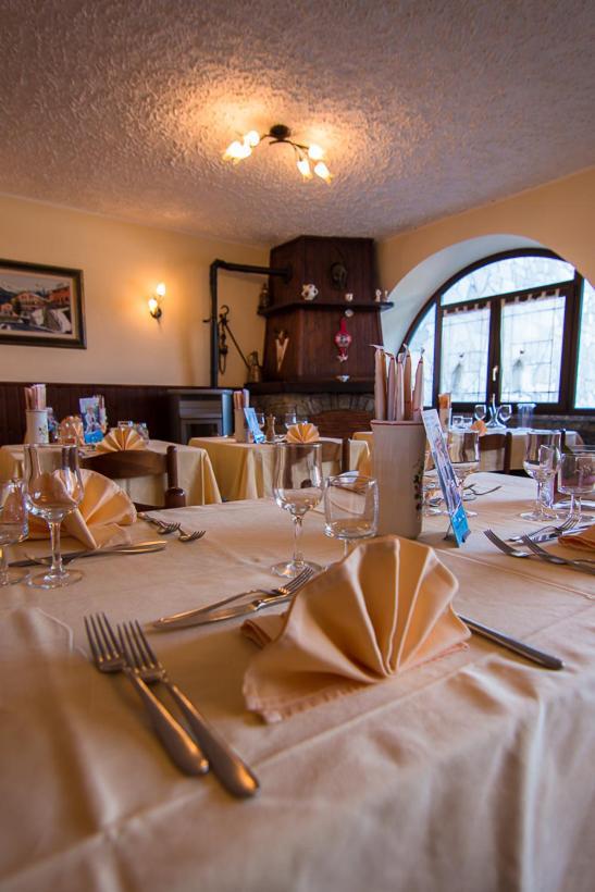 Hotel Ristorante Miravalle Тельйо Екстер'єр фото