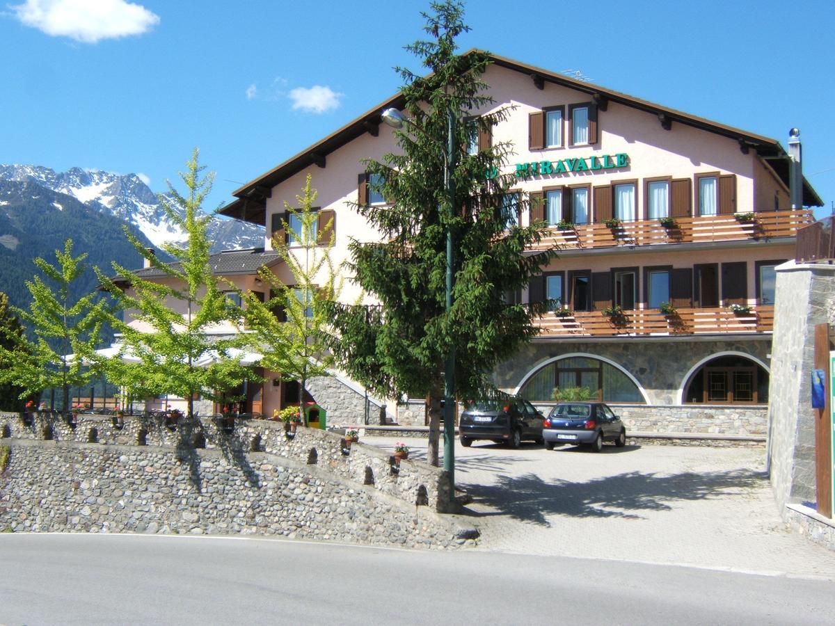 Hotel Ristorante Miravalle Тельйо Екстер'єр фото