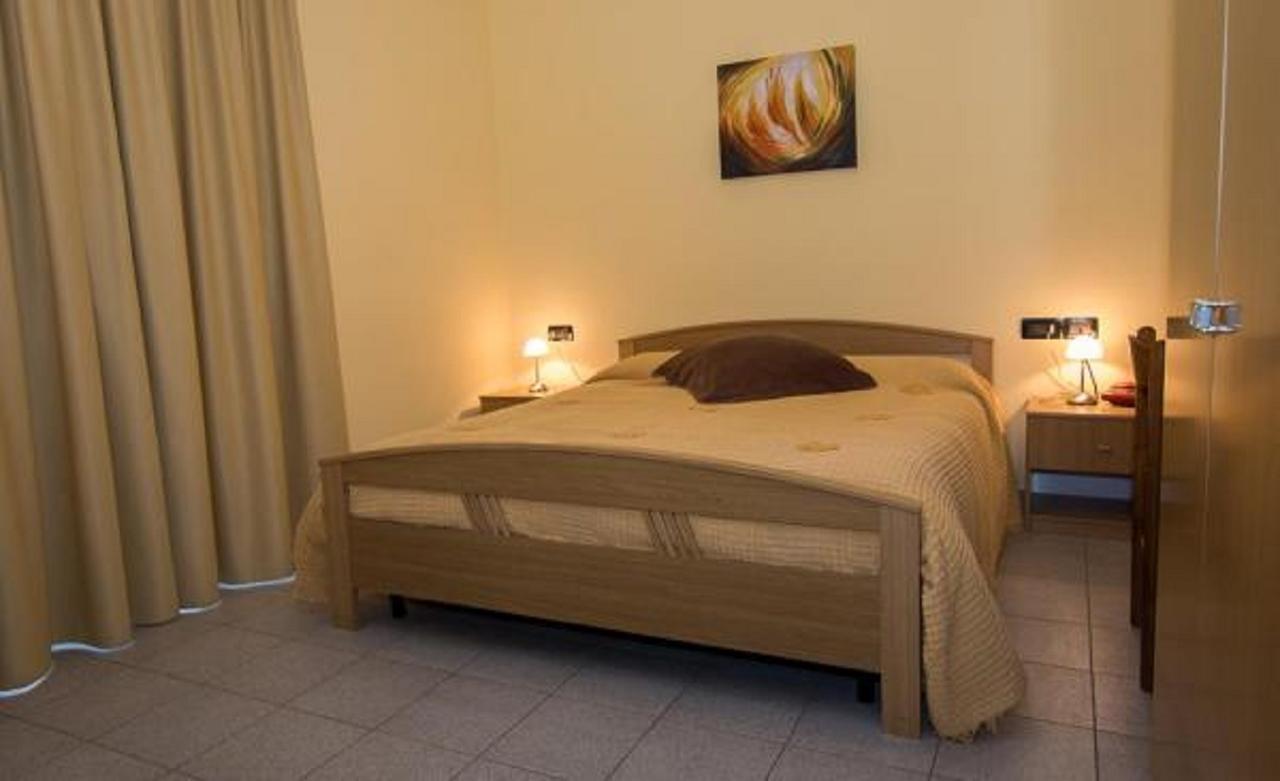 Hotel Ristorante Miravalle Тельйо Екстер'єр фото