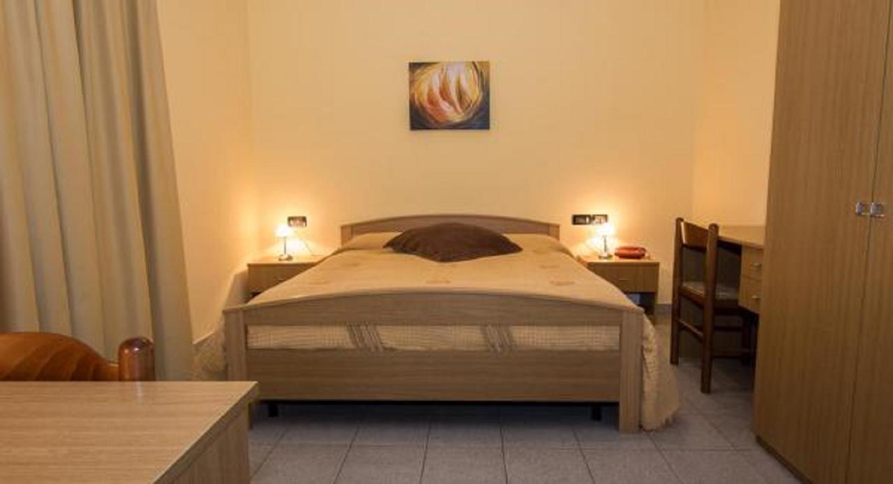 Hotel Ristorante Miravalle Тельйо Екстер'єр фото