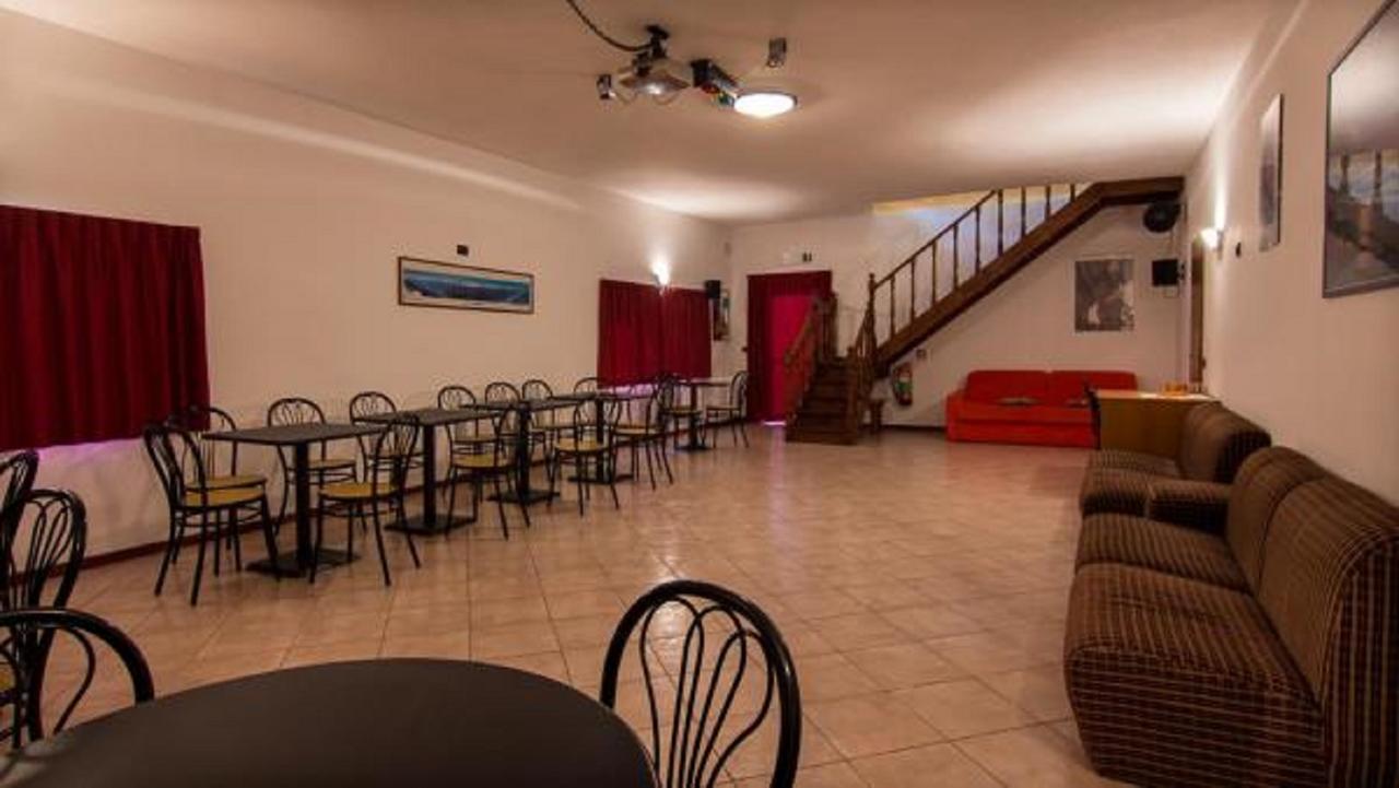 Hotel Ristorante Miravalle Тельйо Екстер'єр фото